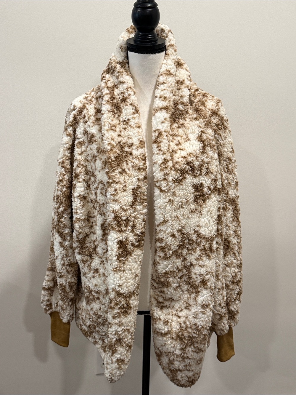 NWT LuLaRoe Teddy Bear Hooded Cozy Plush Cream/Brown Sherpa Open Jacket Size M